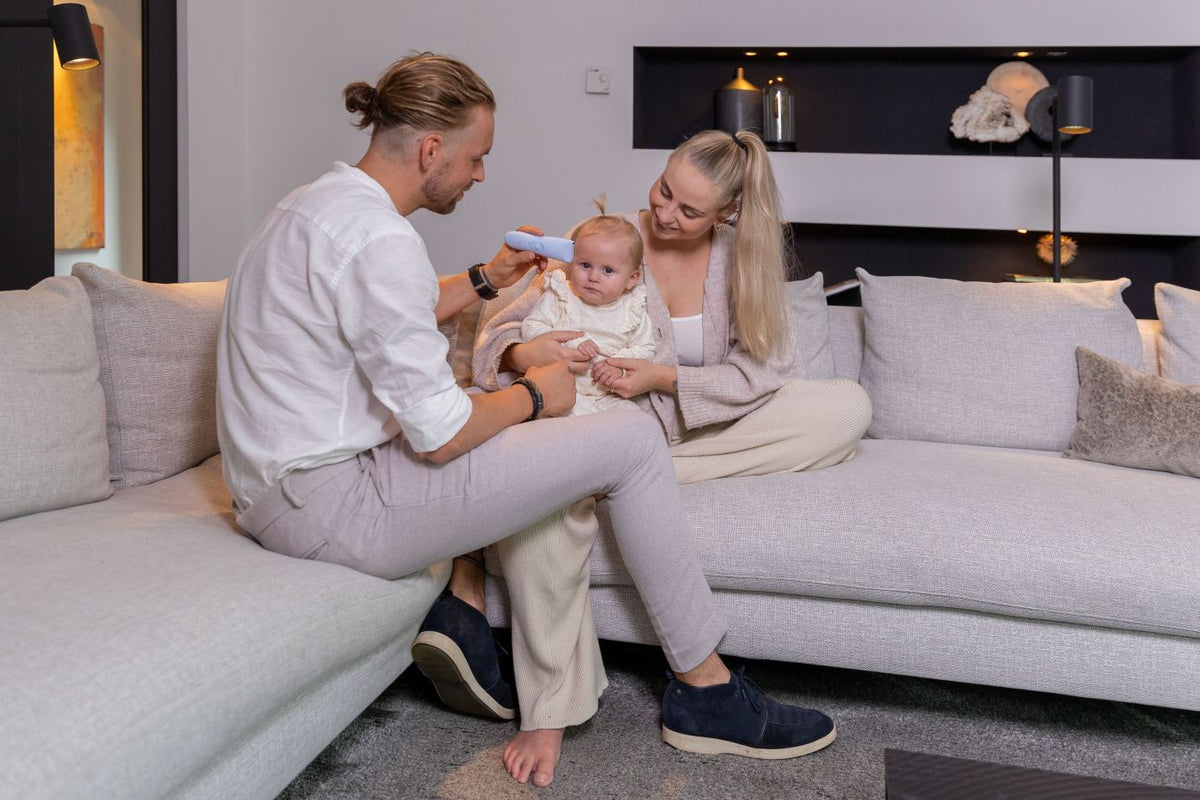 babyharen knippen met tondeuse van Youha